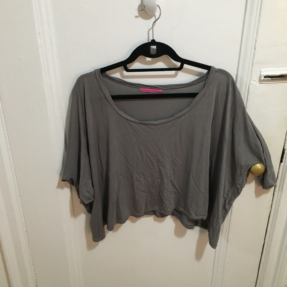 Grey three-quarter sleeves parachute tee
